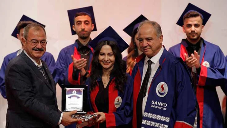 SHMYO'da mezuniyet coşkusu