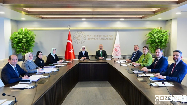 Siber zorbalık için iki bakanlık el ele verdi