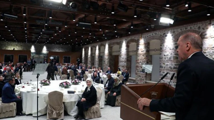 Şiddet mağduru kadınların yakınları ile iftar yemeği