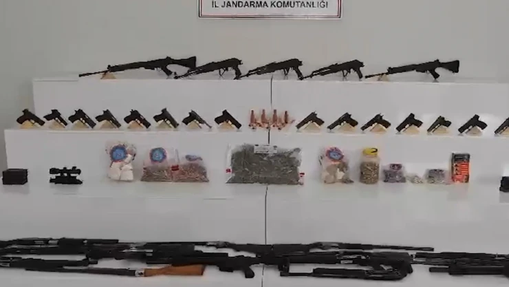 Silah kaçakçılığı operasyonunda 9 şüpheli yakalandı