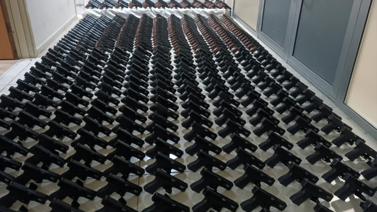 Silah kaçakçılığı yapan şebeke, 11 aylık çalışmayla çökertildi