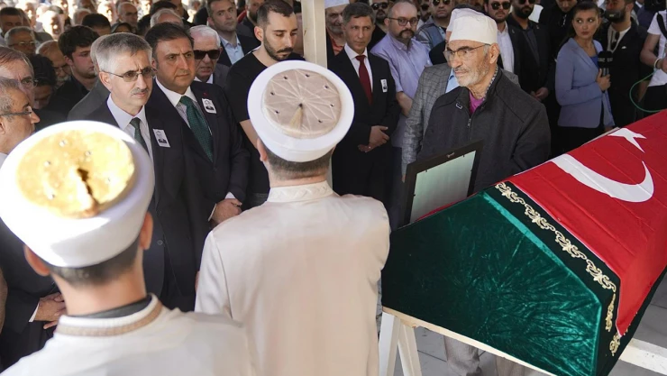 Silahlı saldırıda hayatını kaybeden okul müdürü son yolculuğuna uğurlandı