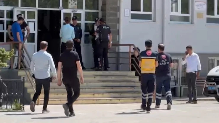 Silahlı saldırıya uğrayan öğretmen yaşamını yitirdi