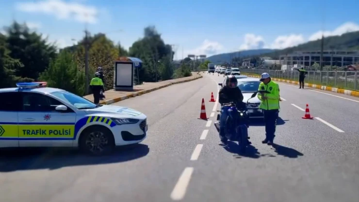 Son bir haftada 3,5 milyondan fazla araç denetlendi