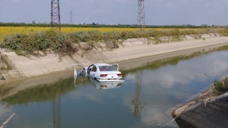 Sulama kanalına devrilen otomobildeki 1 kişi öldü, 2 kişi yaralandı