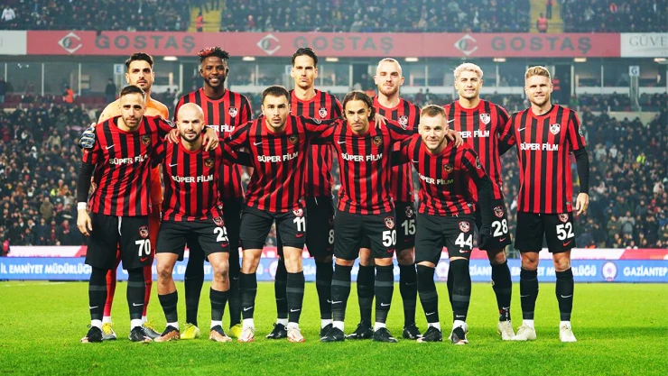 Süper Lig'de evinde en az gol yiyen takım belli oldu