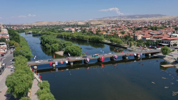 Tarihi Avanos Köprüsü restore edilerek hizmete açıldı