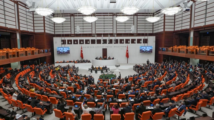 TBMM Başkanı Kurtulmuş, meclisi olağanüstü toplantıya çağırdı