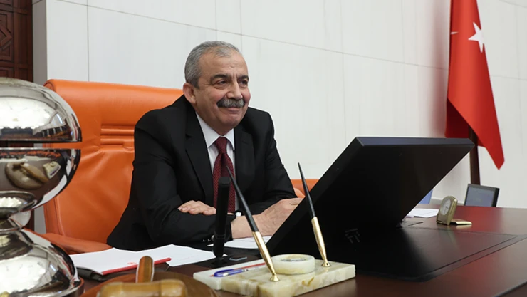 TBMM Başkanvekili Sırrı Süreyya Önder kalp krizi geçirdi