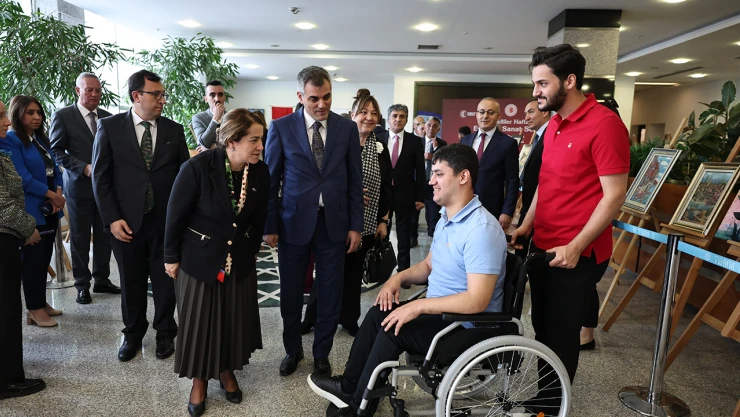 TBMM engelliler haftası dolayısıyla resim sergisine ev sahipliği yaptı