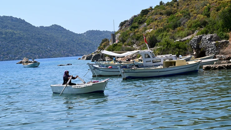 Teknede kaynana-gelin dayanışması, lezzet durağına dönüştü