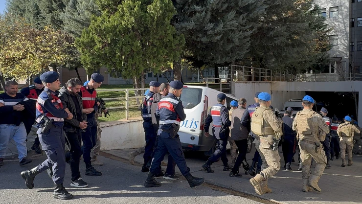 Terör örgütü DEAŞ operasyonunda 13 şüpheli yakalandı