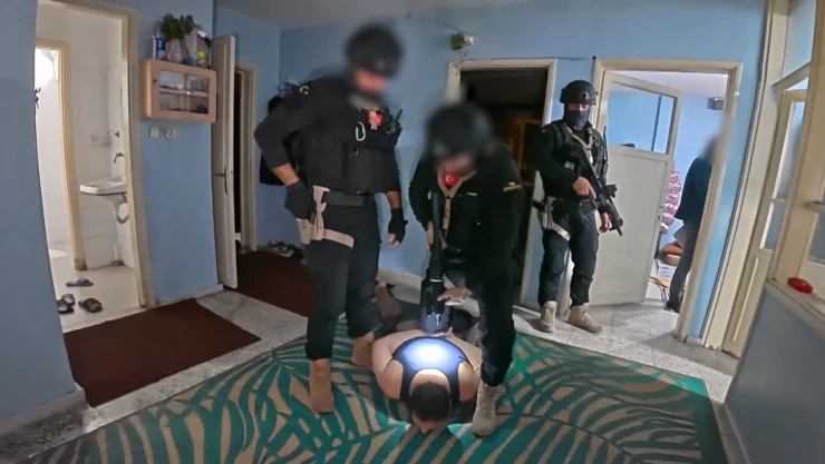 Terör örgütü DEAŞ operasyonunda 12 zanlı yakalandı