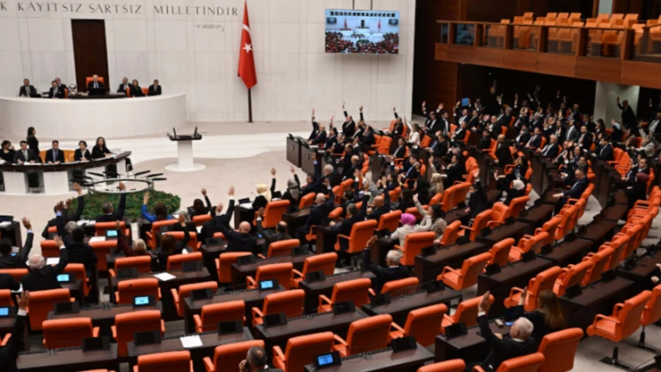Teröre karşı bildiri konulu meclis başkanlığı tezkeresi tüm dünyaya ilan edildi
