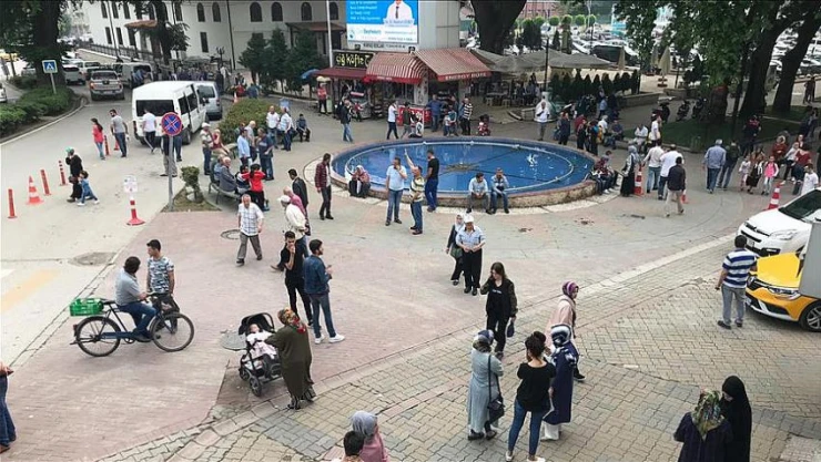 4,6 şiddetinde sallanan Sakarya'da vatandaşlar evlerini boşalttı! 