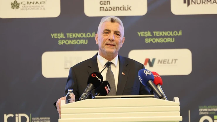 Ticaret Bakanı Bolat, 2. Uluslararası Çevre İletişim Zirvesi'nde konuştu