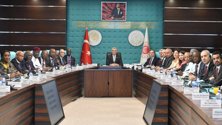 Ticaret Bakanı Bolat, Büyükelçilerle bir araya geldi