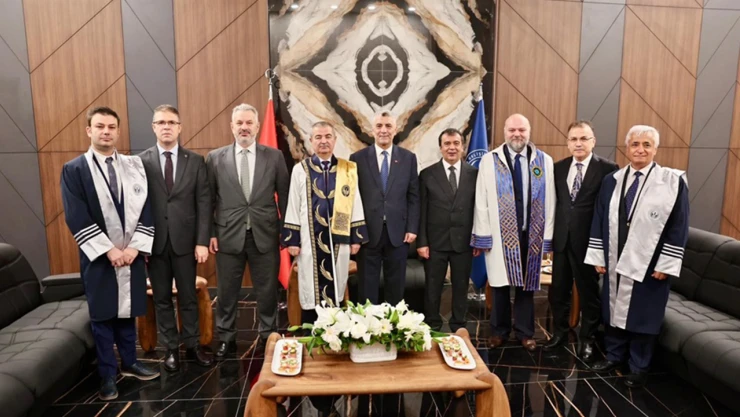 Ticaret Bakanı Bolat, 'Milli gelirimiz 1,5 trilyon doları aşacak'