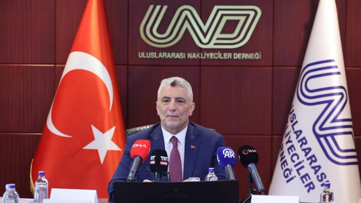 Ticaret Bakanı Bolat, Uluslararası Nakliyeciler Derneği'ni ziyaret etti