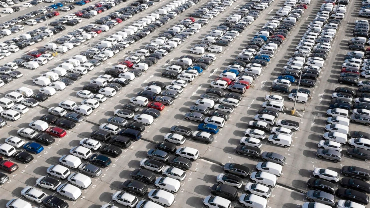 Ticaret Bakanlığı'ndan otomotiv ticaretine süre uzatımı kararı