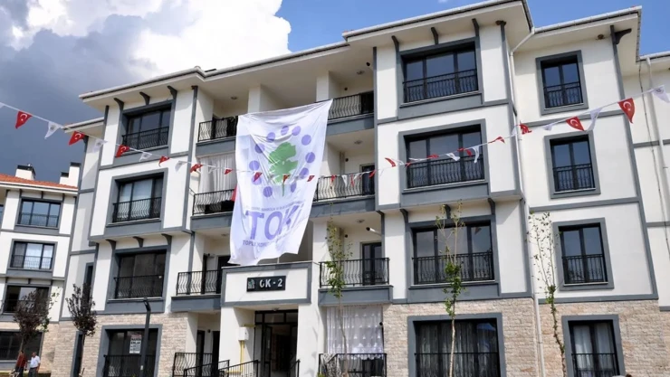 TOKİ, sosyal konut dolandırıcılarına karşı uyardı