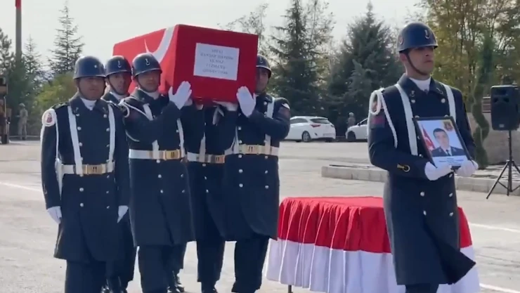 Trafik kazasında hayatını kaybeden asker için tören düzenlendi