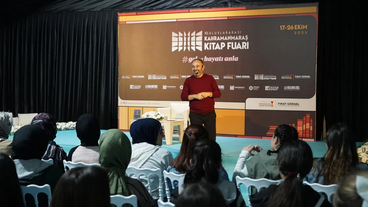Tufan Gündüz, Kitap Fuarı'nda tarihin kapılarını araladı