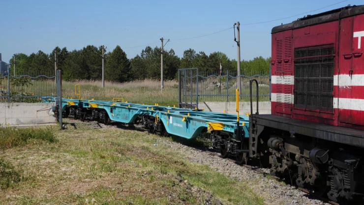 TÜRASAŞ, ürettiği 27 adet yük vagonunu teslim etti