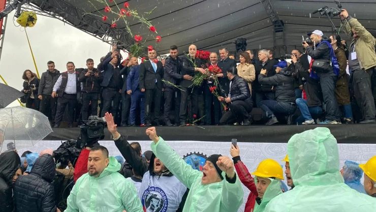 TÜRK-İŞ 1 Mayıs Emek ve Dayanışma Günü'nü coşkuyla kutladı