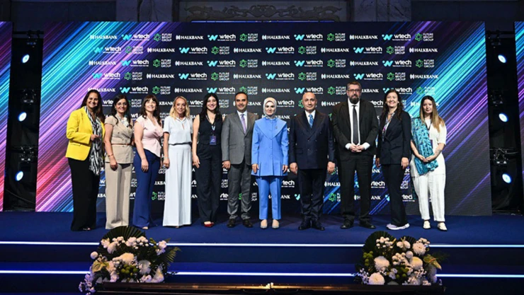 Türk kadınları, yapay zekâda söz sahibi oluyor