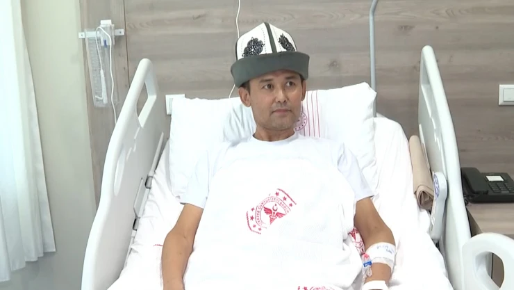 Türkiye'de nakil olan Abdesbek, 'Kahramanmaraş depreminde yardım için gelmiştim'