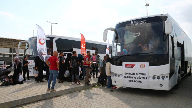 Türkiye'deki Suriyelilerin ülkelerine gönüllü geri dönüşleri sürüyor