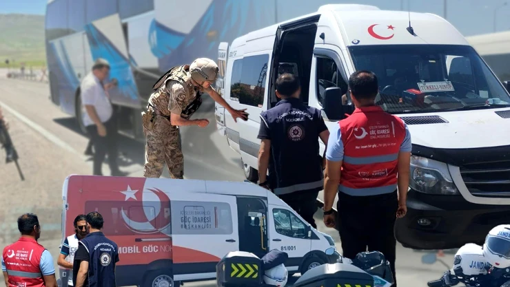 Türkiye genelinde düzensiz göçle mücadele! 446 organizatör yakalandı