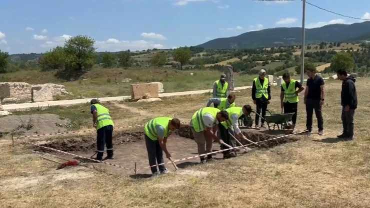 Türkiye'nin dört bir yanından tarih fışkırıyor