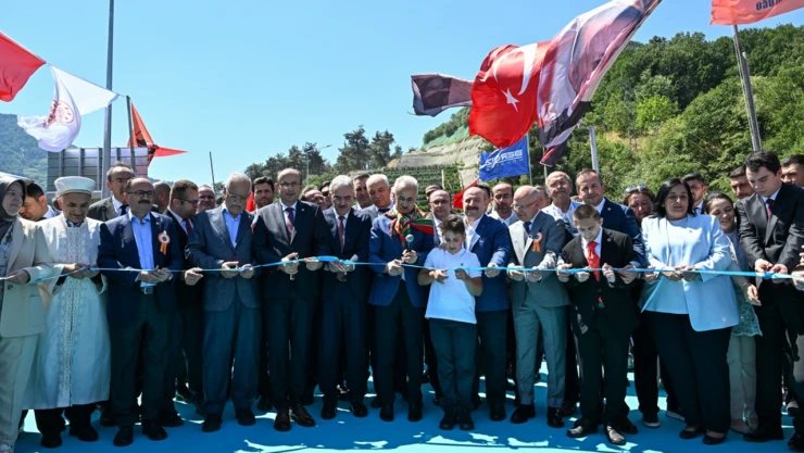 Türkiye'nin en zorlu tünellerinden Doğancı trafiğe açıldı