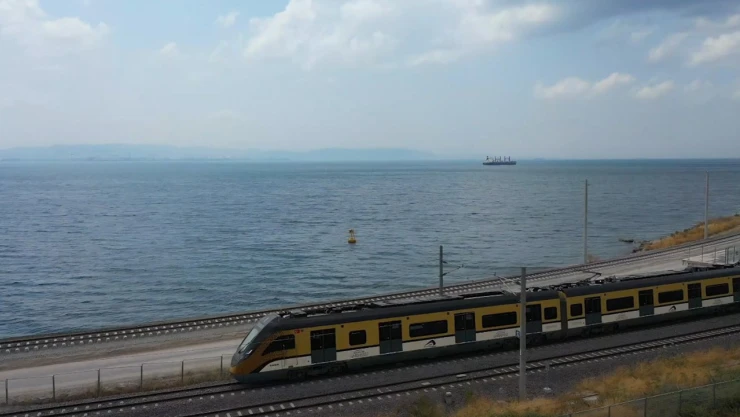 Türkiye'nin ilk yerli elektrikli lokomotifi, görevini başarıyla tamamladı