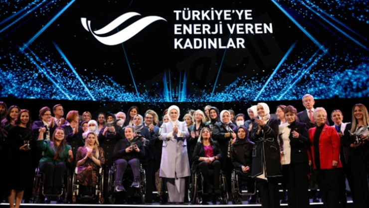 Türkiye'ye Enerji Veren Kadınlar ödüllerini aldı