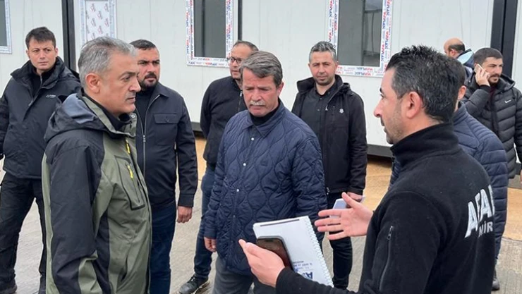 Türkoğlu'nda hayatın normalleşmesi için çalışmalar tüm hızıyla devam ediyor