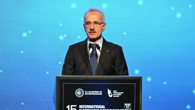 Ulaştırma ve Altyapı Bakanı Uraloğlu, ekonomi basınının sorularını yanıtladı