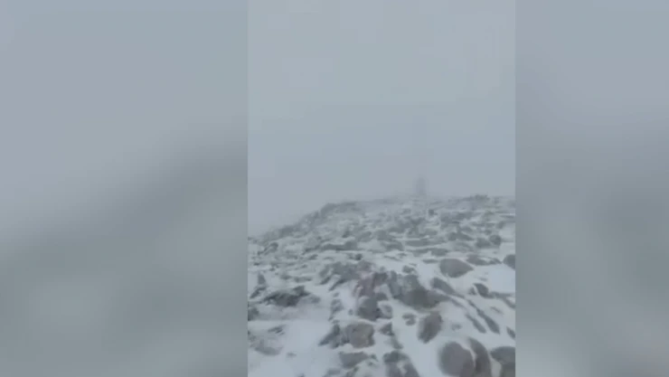 Uludağ'a mevsimin ilk karı yağdı