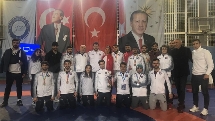 Ünilig Güreş Şampiyonası'nda Kahramanmaraş takımı şampiyon oldu