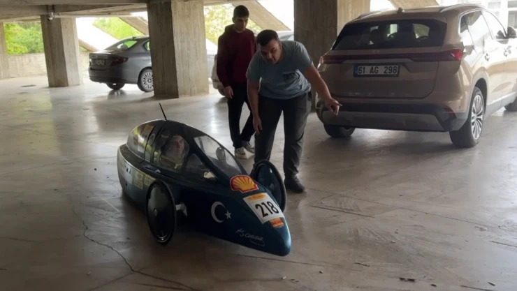 Üniversitesi öğrenciler 12 yılda 8 hidrojenli araç üretti