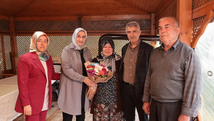 Ünlüer çiftinden anlamlı ziyaret