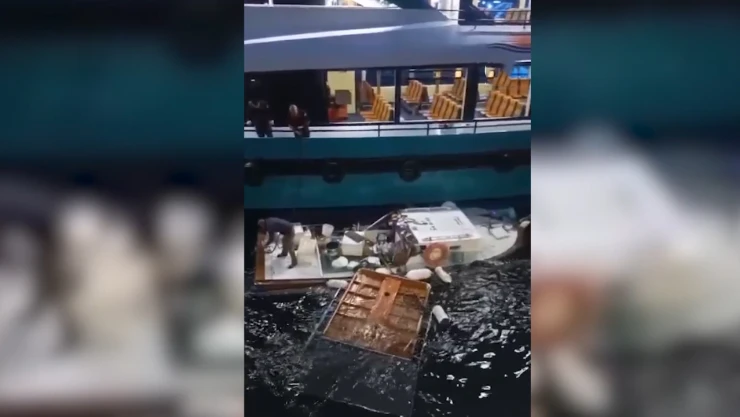 Üsküdar'da dehşet dolu anlar! Yolcu motoruyla tekne çarpıştı