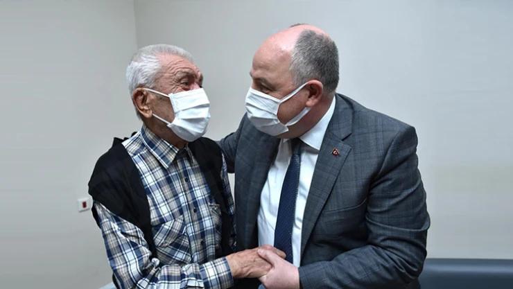 Vali Coşkun: Onlar milli ve manevi değerlerimizin nesilden nesile aktarılmasını sağlıyorlar