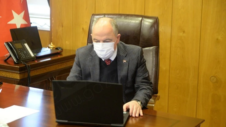 Vali Coşkun, 'Yılın Fotoğrafları' oylamasına katıldı