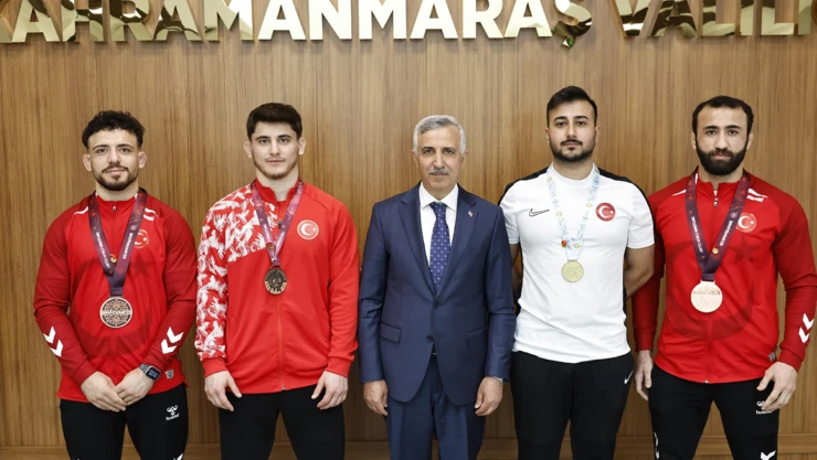 Vali Ünlüer, Avrupa'da madalya kazanan Kahramanmaraşlı sporcuları ağırladı