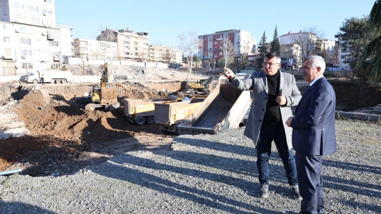 Vali Ünlüer, Hükümet Konağı inşaat alanını inceledi