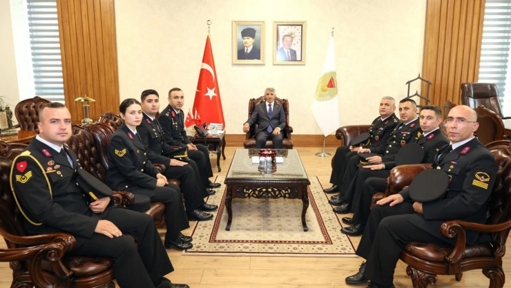 Vali Ünlüer, Jandarma mensuplarını kabul etti