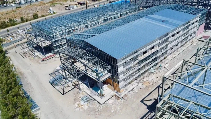 Vali Ünlüer, Kahramanmaraş'ta devam eden hastane inşaatlarını inceledi